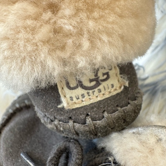 UGG Toddler Size 2/3 - Picture 4 of 8
